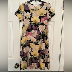 Lularoe NWOT Gorgeous Floral Knee-length Dress with Pockets